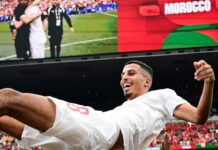 Invicto há 34 jogos, Marrocos atropela Canadá e é o primeiro a garantir vaga entre os oito melhores da Copa Marrocos Azzedine Ounahi é erguido pelos companheiros