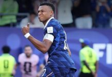 França sofre com a retranca, elimina o Paraguai de novo e reencontra Marrocos em duelo carregado de história França Mbappé comemora gol de pênati