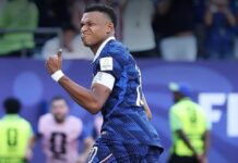 França sofre com a retranca, elimina o Paraguai de novo e reencontra Marrocos em duelo carregado de história França Mbappé comemora gol de pênati