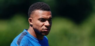 Tornozelo de Mbappé e o tabu contra os espanhóis: as dores de cabeça de Didier Deschamps Mbappé é poupado em parte do treino por causa de dores no tornozelo, mas está confirmado para a decisão