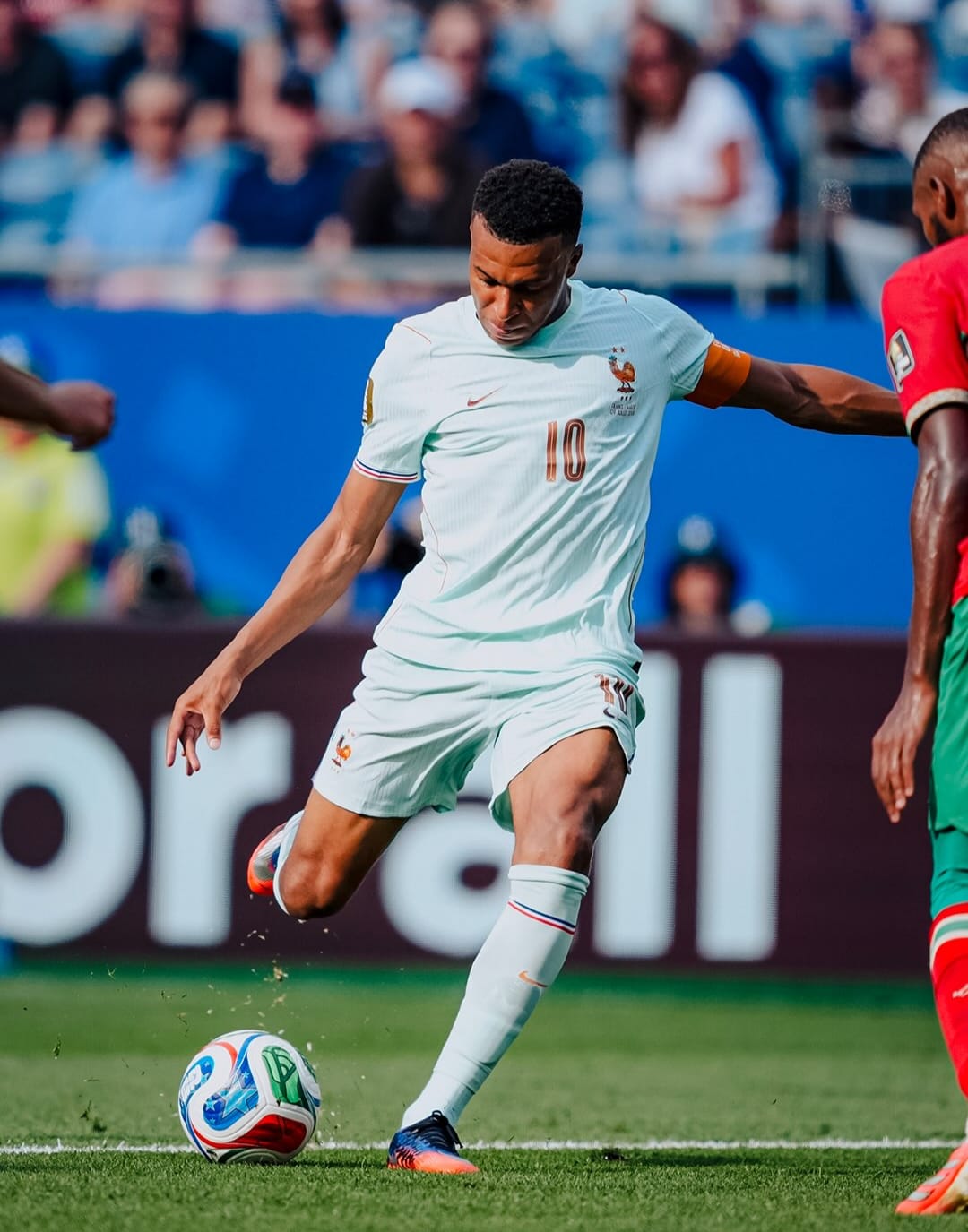 Mbappé e Dembélé finaliza com perfeição e abre o caminho para a classificação à semifinal