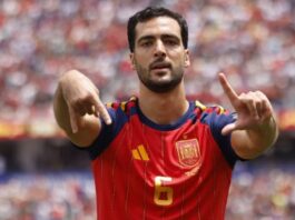 Merino diz que as oportunidades não caem por acaso no caminho de quem está preparado Merino celebra o gol com os dedos