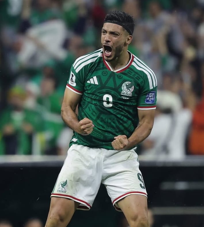 México Raul Jiménez explode de alegria ao marcar o seu gol