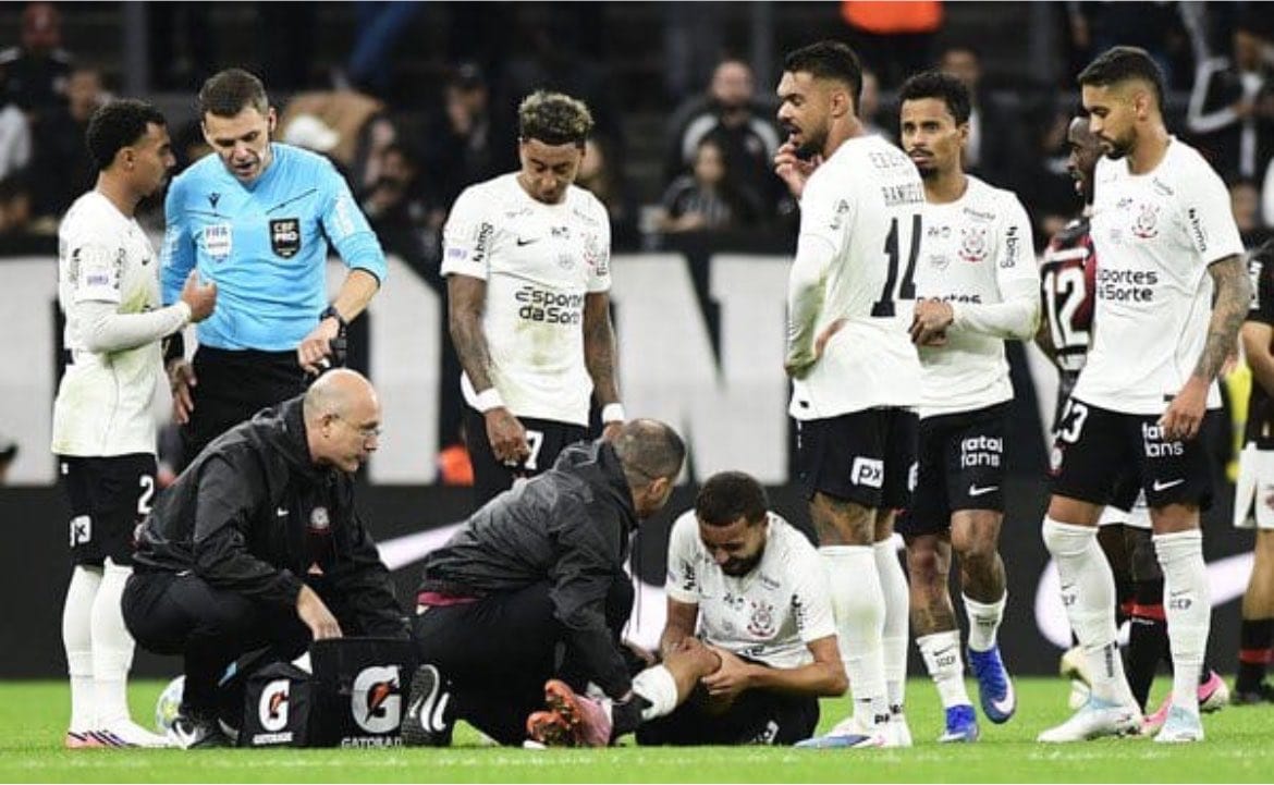Corinthians Zakaria Labyad contusão
