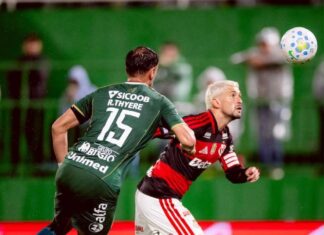Arrascaeta retorna ao Flamengo após três meses fora e foca caminho da Libertadores