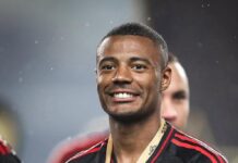 Multicampeão no Flamengo, De la Cruz vive impasse sobre futuro no Brasil