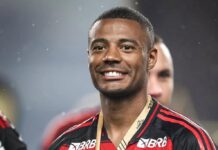 Multicampeão no Flamengo, De la Cruz vive impasse sobre o seu futuro no futebol brasileiro