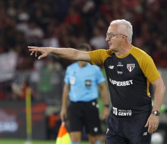 Dorival lamenta falta de eficiência em mais uma virada sofrida pelo São Paulo