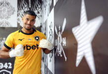 Botafogo enfrenta o Vitória em jogo atrasado com elenco reformulado e olho no mercado