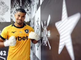 Botafogo enfrenta o Vitória em jogo atrasado com elenco reformulado e olho no mercado