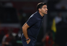 Abel expõe desgaste e promete Palmeiras no limite por três títulos: ‘Se for preciso, vamos no sacrifício’ Abel Ferreira fica furioso com a arbitragem e pede juízes mais experientes nesta reta final da temporada