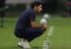 Abel Ferreira observa a partida