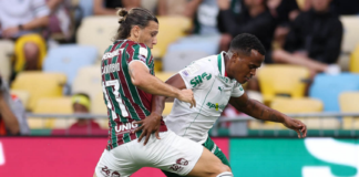 Palmeiras John Arias tenta se livrar de Canobbio