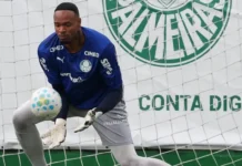 Carlos Miguel até deve ser cobrado por falhas, mas não pode ser jogado aos leões por seu passado corintiano