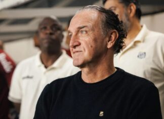 Cuca se coloca como solução para acabar com a crise: ‘Eu sair do Santos não é bom negócio para o Santos’ Cuca técnico do Santos