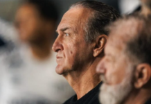 Cuca protege Santos, admite favoritismo do Palmeiras e deixa Neymar em aberto para decisão Cuca e Cuquinha durante a partida com Mirassol