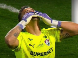 Com Fábio herói nos pênaltis, Fluminense sobrevive ao caos e carimba a vaga às quartas de final da Libertadores Fábio goleiro do Fluminense