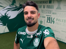 De aposta a patrimônio: Flaco López transforma desconfiança em protagonismo e ganha valorização no Palmeiras Flaco López no vestiário do Palmeiras após ser decisivo com dois gols na vitória sobre o Vasco da Gama