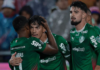 Arias, Gómez e Flaco rebatem desconfiança e defendem competitividade do Palmeiras após classificação Palmeiras John Arias, Gustavo Gómez e Flaco López na comemoração do gol da classificação do Palmeiras às quartas