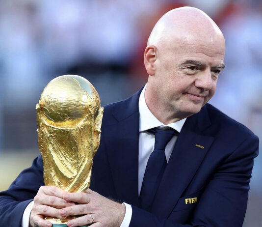 Qual é a jogada de Infantino ao oferecer a final da Copa de 2030 a Marrocos e deixar fora Espanha e Portugal?