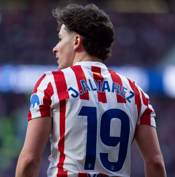 Julián Álvarez camisa 19