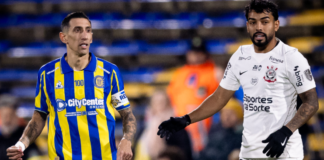 Corinthians Matheus Bidi (à dir.) e Di María