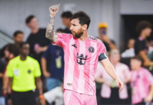 Messi comemora o seu quarto gol na vitória sobre o Montreal