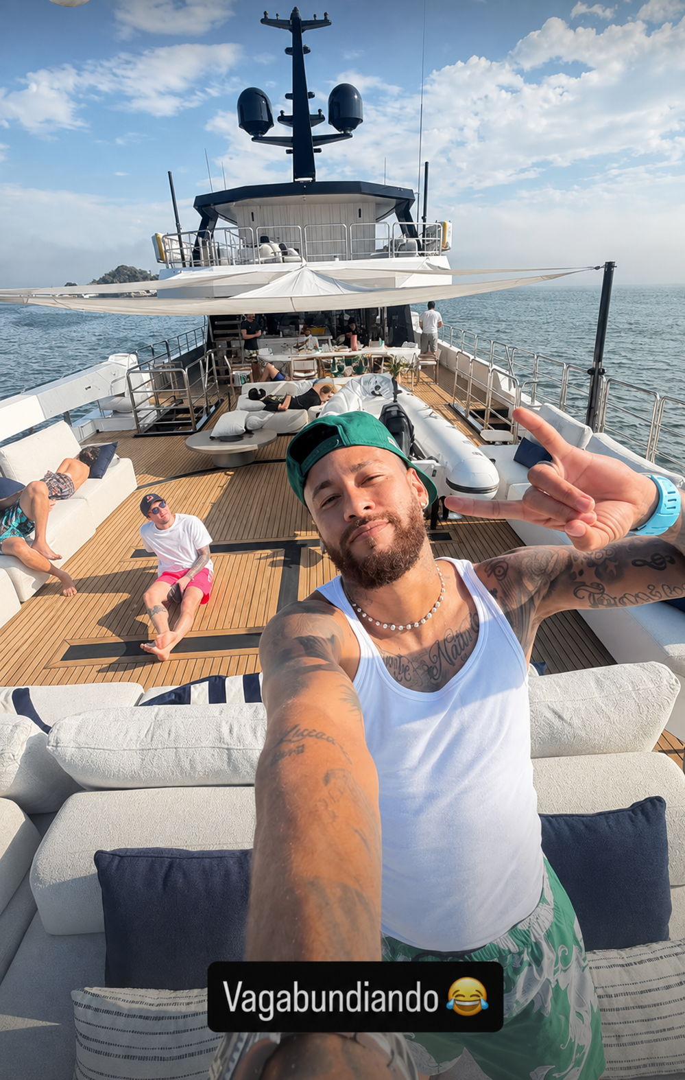 Neymar curte folga em iate