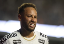 Risco Neymar: Santos avalia até onde vale a pena escalar o camisa 10 contra o Palmeiras Neymar durante a partida contra o Mirassol