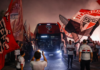 São Paulo chega a nove jogos sem vitória e torcida perde a paciência com medo de se aproximar do Z4 São Paulo Torcida faz festa na chegada da delegação ao Morumbis