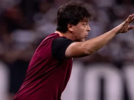 Diniz vê Corinthians competitivo em Itaquera, mas expõe problema que explica derrota para o Santos