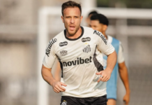 Relacionado pela primeira vez, Arthur, ex-Grêmio, deve fazer a sua estreia pelo Peixe contra o Internacional / Santos FC