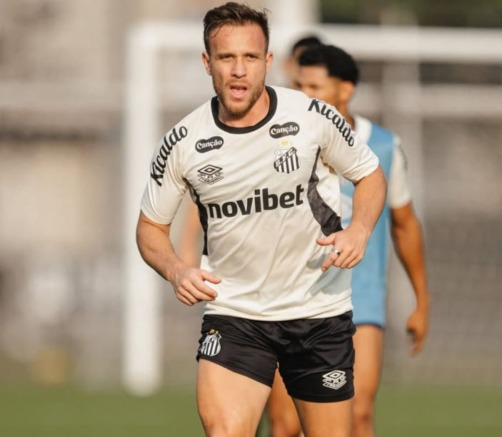Relacionado pela primeira vez, Arthur, ex-Grêmio, deve fazer a sua estreia pelo Peixe contra o Internacional / Santos FC