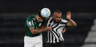 Alexander Barboza na disputa com Athur Cabral