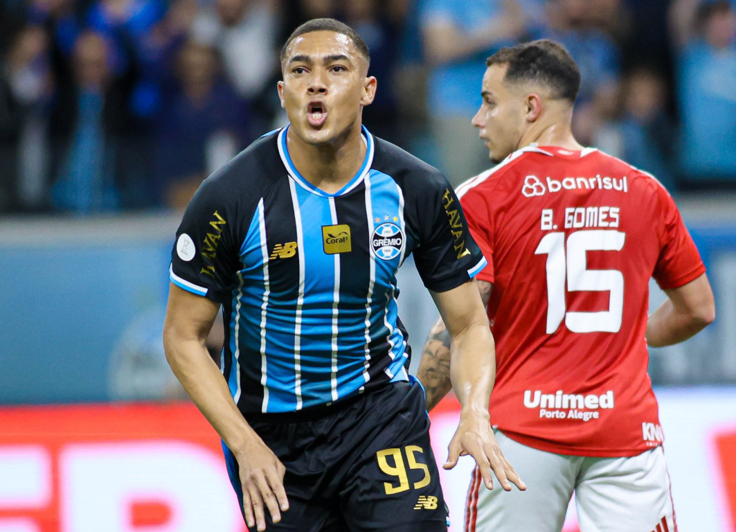 Luís Castro confia em Carlos Vinícius