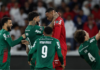 Brasil repete roteiro de 2021 e fica a três mata-matas de ocupar as finais da Libertadores e da Sul-Americana Brasil Carlos Miguel é abraçado por Barboza