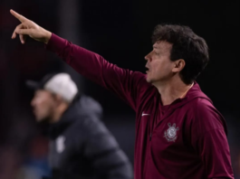 Fernando Diniz vê reação mesmo sem vitória e aposta na Libertadores como ponto de virada do Corinthians Fernando Diniz, treinador do Corinthians
