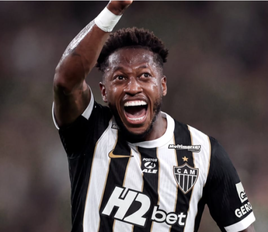 Expulsão muda o clássico, Galo vira sobre o Cruzeiro e é o primeiro semifinalista da Copa do Brasil Galo Fred comemora o gol da virada