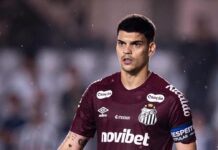 Gabriel Brazão passa por cirurgia no ombro e desfalca o Santos no restante da temporada
