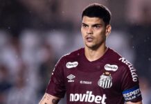 Gabriel Brazão passa por cirurgia no ombro e desfalca o Santos no restante da temporada