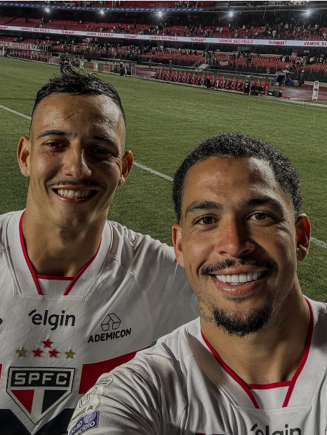 Iago e Luciano na selfie dos dois autores dos gols na vitória do São Paulo sobre o Atlético-MG