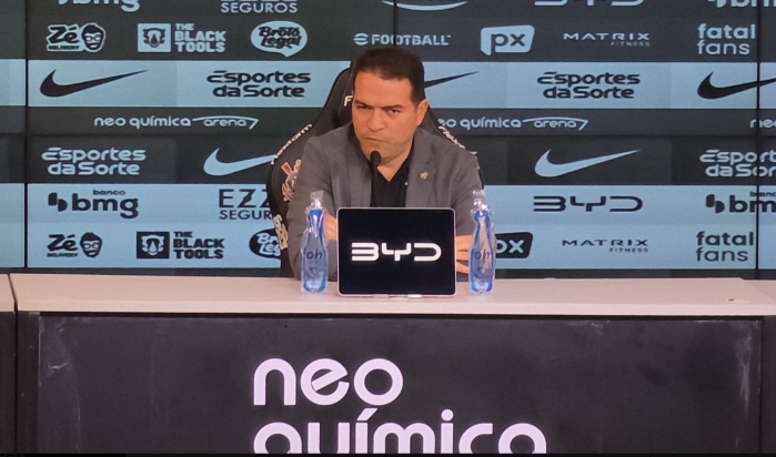 Fernando Diniz é mantido no cargo na declaração de Marcelo Paz, diretor executivo de futebol