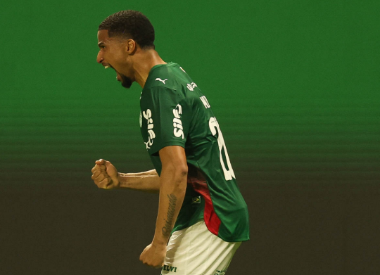 Murilo comemora o seu gol
