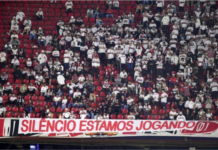 ‘Silêncio, estamos jogando’: São Paulo vence o Inter, responde à cobrança da torcida e ganha fôlego no Brasileiro São Paulo Protesto da torcida