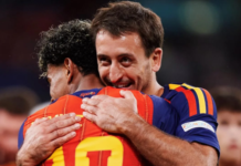 Bicampeã mundial, Espanha derruba Inglaterra em Wembley e demonstra apetite por mais Espanha Yamal (à esq.) e Oyarzabal